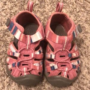 Keen toddler pink sandals, size 5. The best for new walkers! GUC